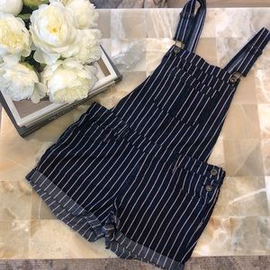 Stripped short overalls